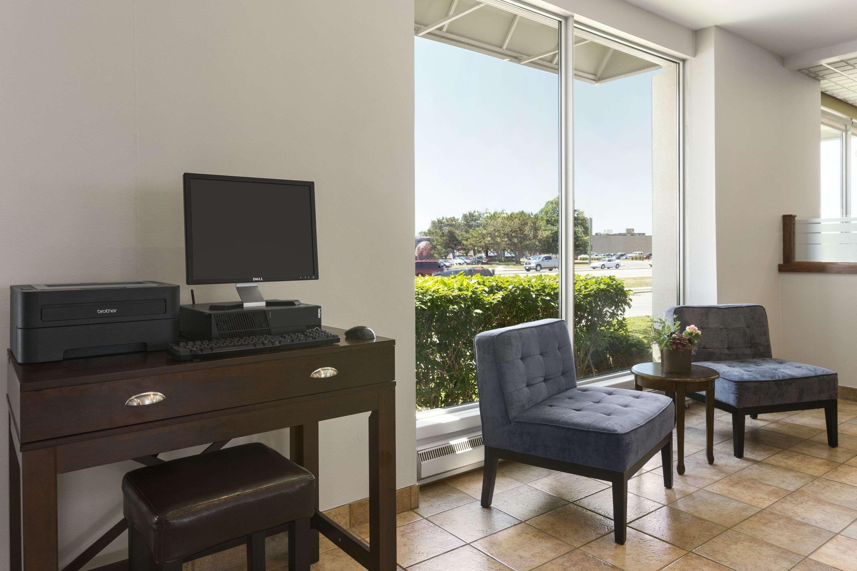 Days Inn By Wyndham Λονδίνο Εξωτερικό φωτογραφία